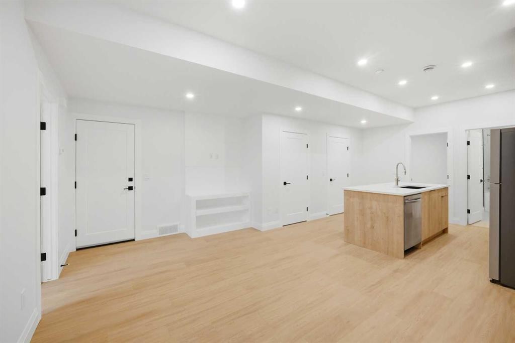 1529 18 Avenue Nw, Calgary, AB - Indoor