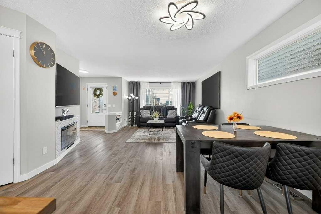 370 Prestwick Circle Se, Calgary, AB - Indoor Photo Showing Other Room
