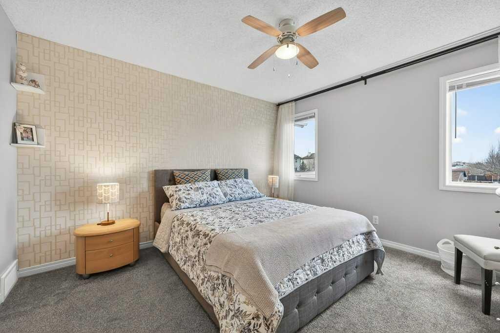 370 Prestwick Circle Se, Calgary, AB - Indoor Photo Showing Bedroom