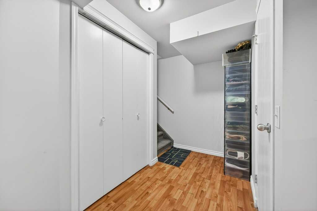 370 Prestwick Circle Se, Calgary, AB - Indoor Photo Showing Other Room