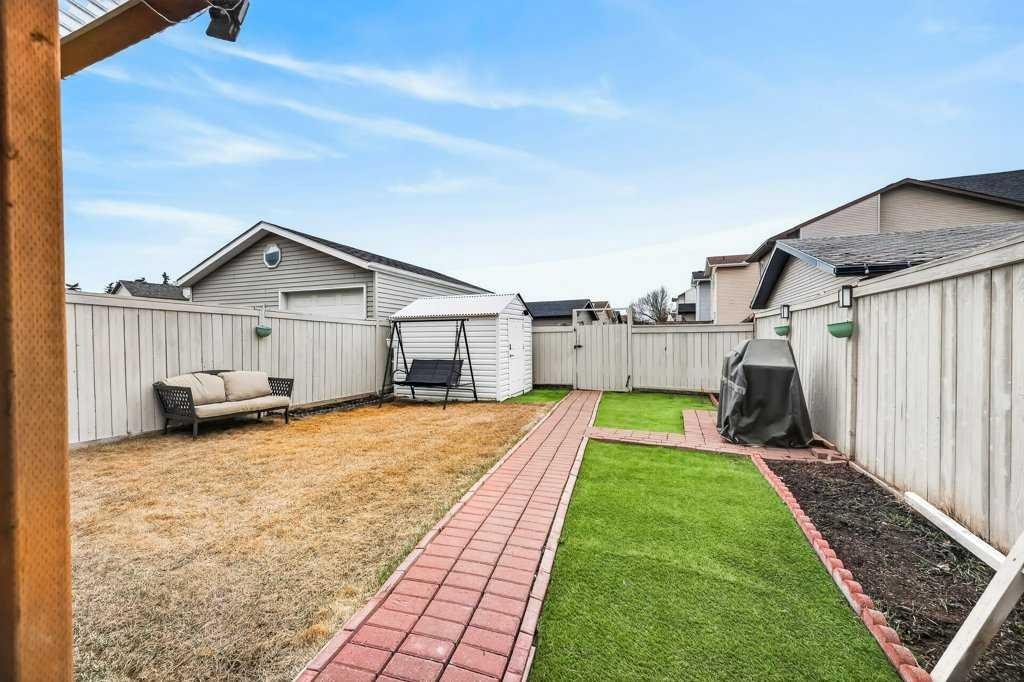 370 Prestwick Circle Se, Calgary, AB - Outdoor With Exterior