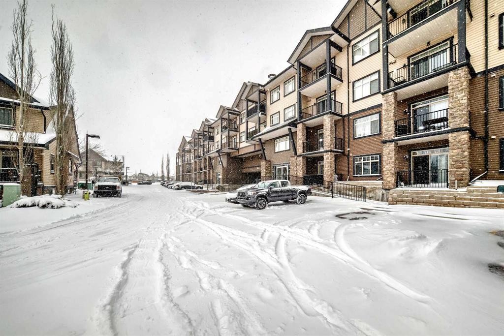 101-117 Copperpond Common Se, Calgary, AB - Outdoor With Facade
