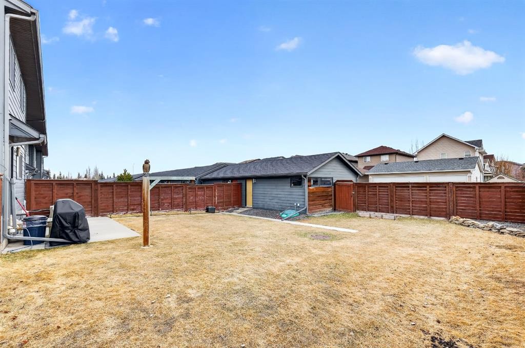 180 Walden Gate Se, Calgary, AB - Outdoor