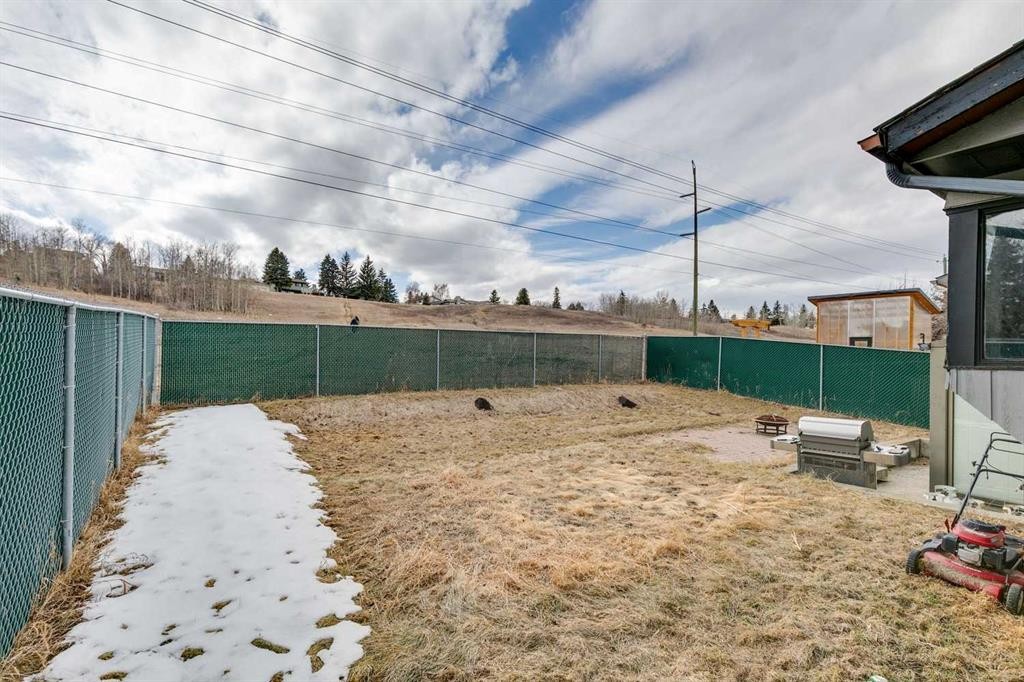 13811 Deer Run Boulevard Se, Calgary, AB - Outdoor