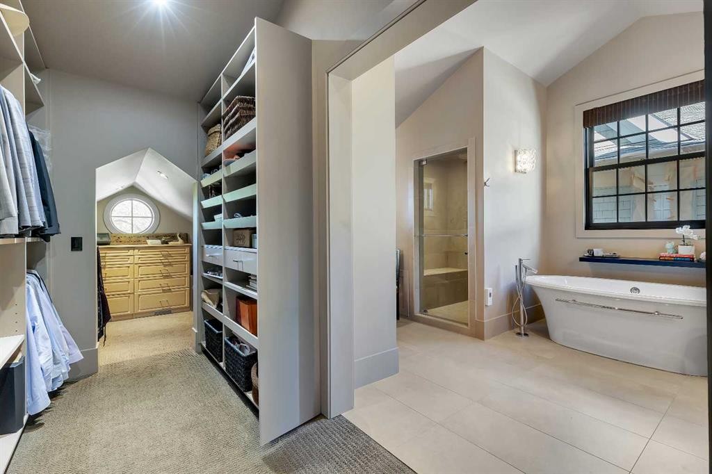 239 37 Avenue Sw, Calgary, AB - Indoor Photo Showing Other Room