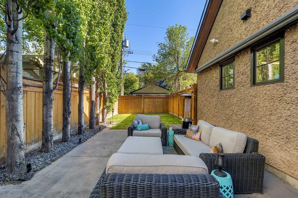 239 37 Avenue Sw, Calgary, AB - Outdoor With Deck Patio Veranda