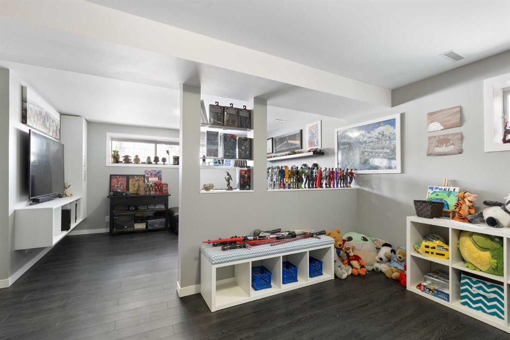172 Rundlefield Crescent Ne, Calgary, AB - Indoor Photo Showing Other Room