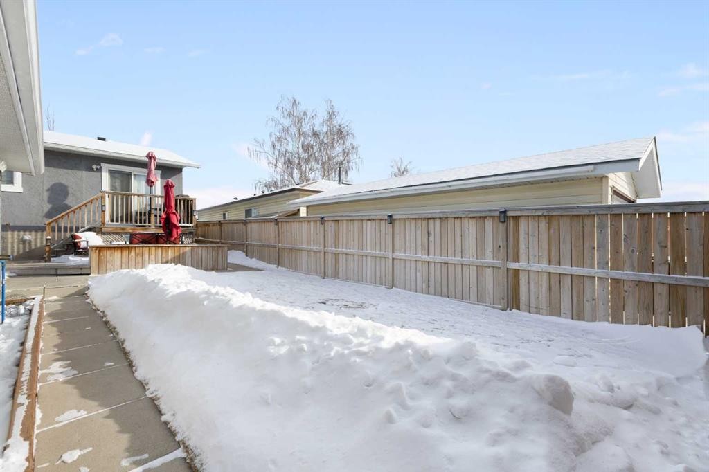 172 Rundlefield Crescent Ne, Calgary, AB - Outdoor