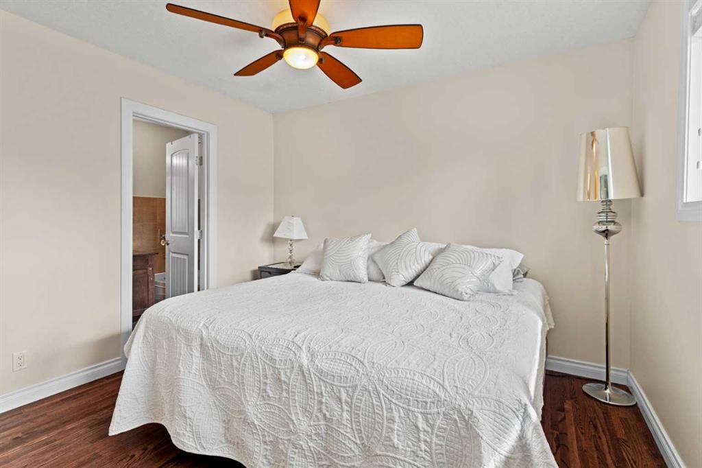 10311 Wapiti Drive Se, Calgary, AB - Indoor Photo Showing Bedroom