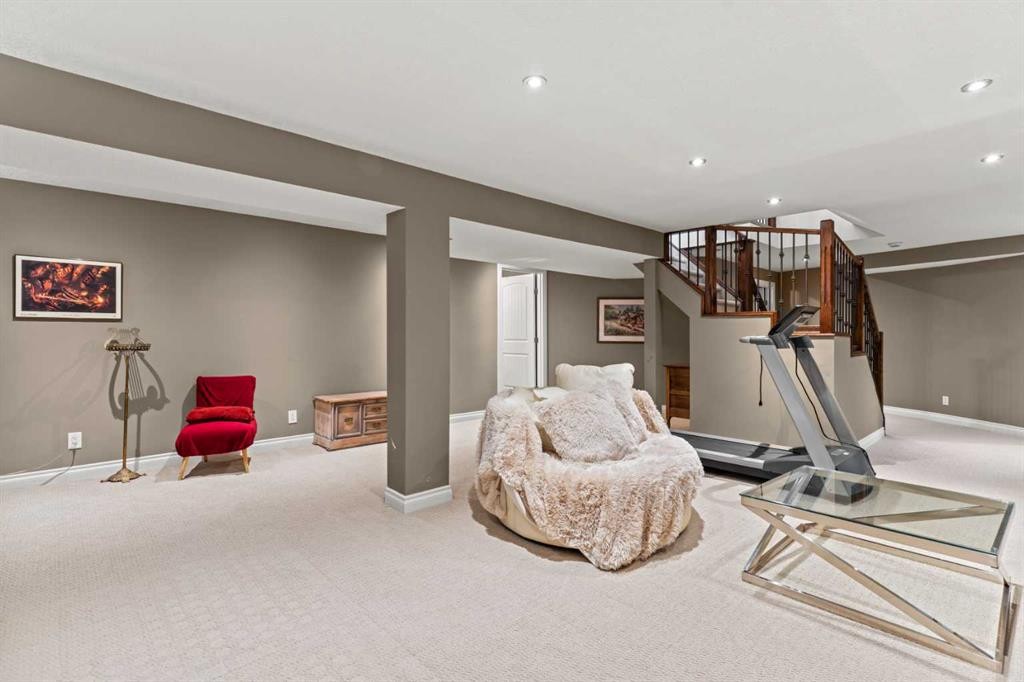 10311 Wapiti Drive Se, Calgary, AB - Indoor Photo Showing Gym Room