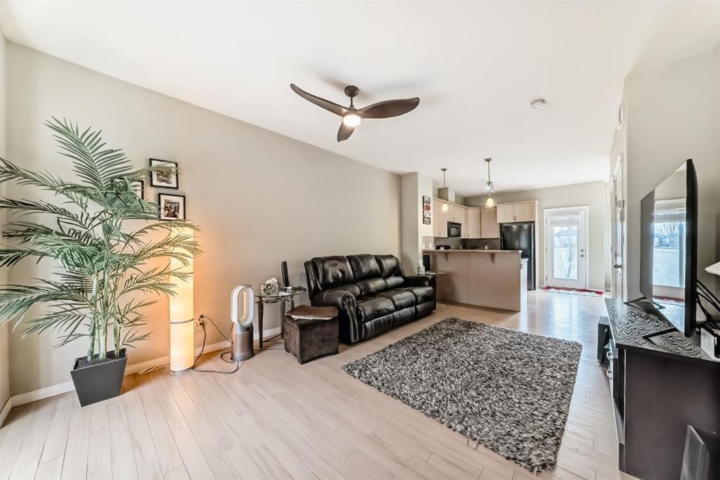 111 Ranch Ridge Meadow, Strathmore, AB - Indoor Photo Showing Living Room