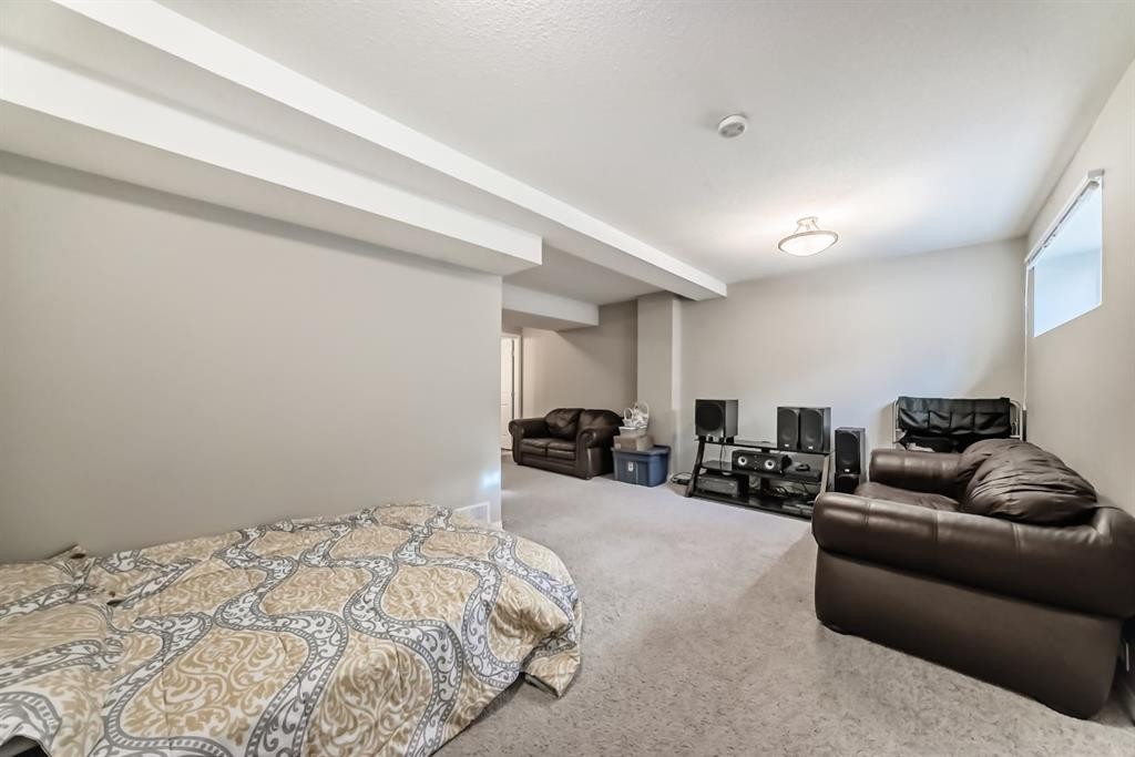 111 Ranch Ridge Meadow, Strathmore, AB - Indoor Photo Showing Bedroom