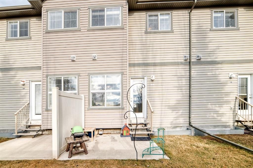111 Ranch Ridge Meadow, Strathmore, AB - Outdoor With Exterior