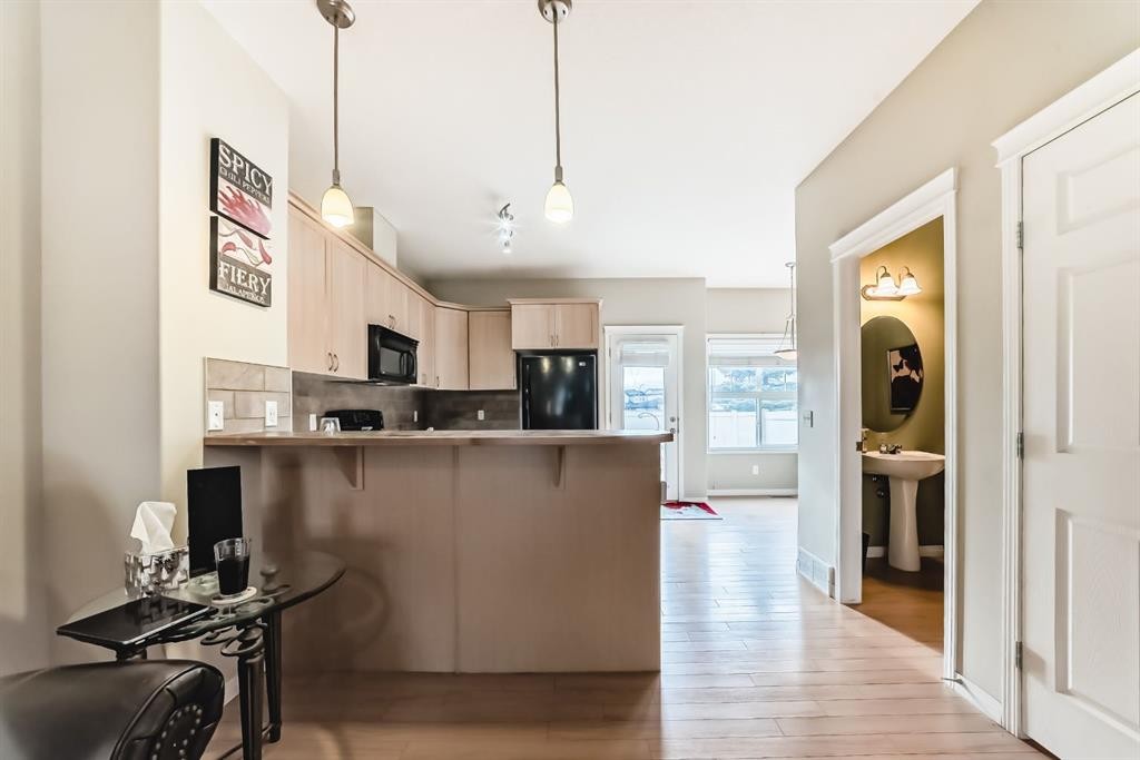 111 Ranch Ridge Meadow, Strathmore, AB - Indoor Photo Showing Kitchen