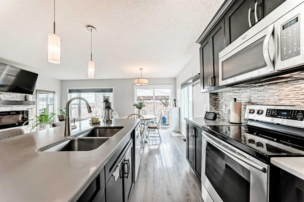 289 Auburn Meadows Place Se, Calgary, AB - Indoor Photo Showing Kitchen With Double Sink With Upgraded Kitchen