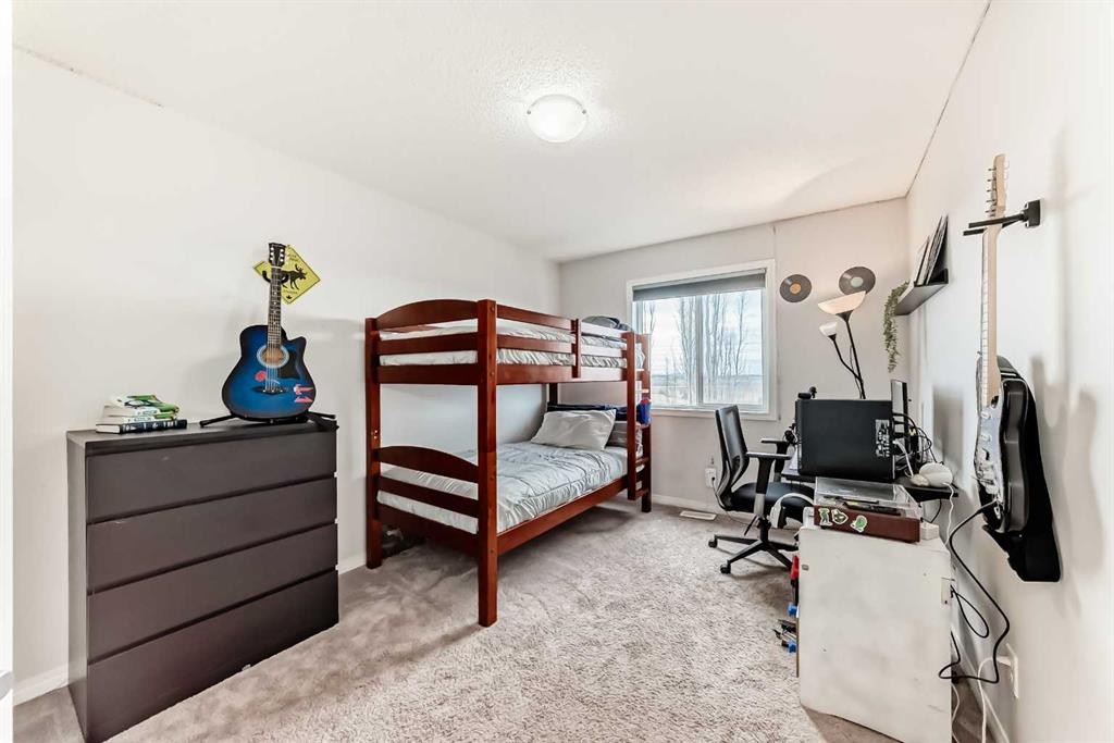 289 Auburn Meadows Place Se, Calgary, AB - Indoor Photo Showing Bedroom