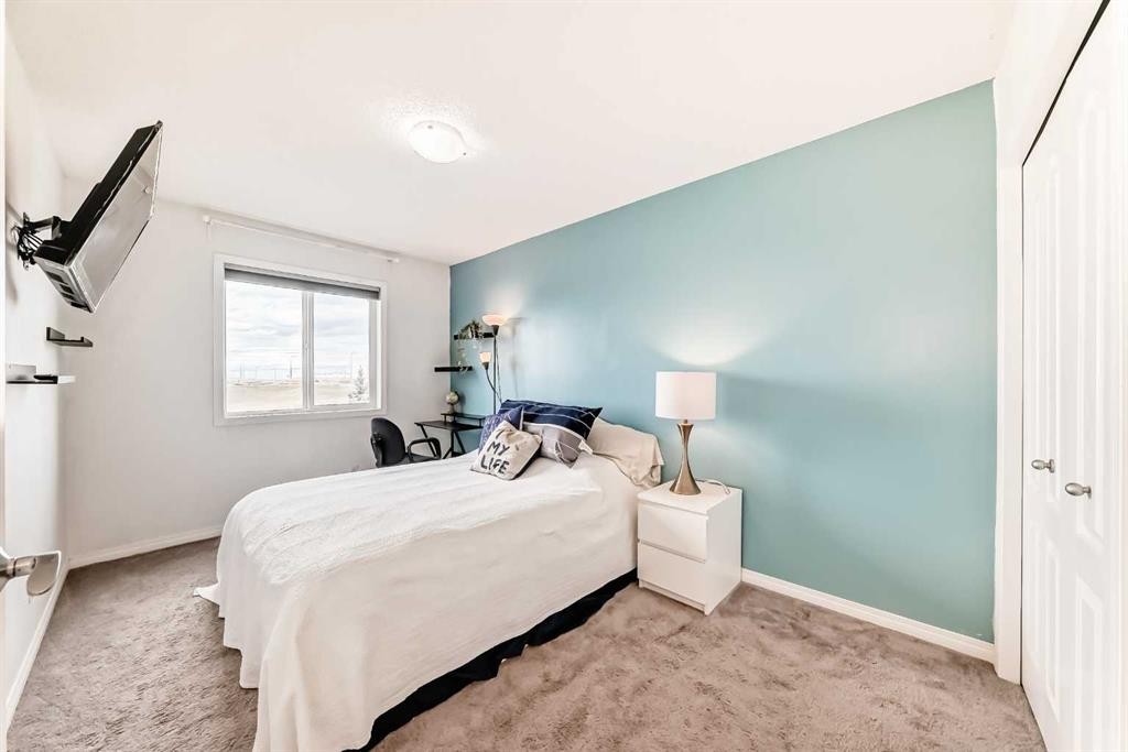 289 Auburn Meadows Place Se, Calgary, AB - Indoor Photo Showing Bedroom