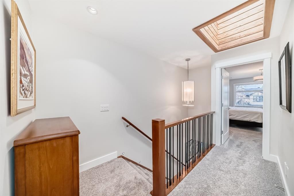 3705 2 Avenue Sw, Calgary, AB - Indoor Photo Showing Other Room