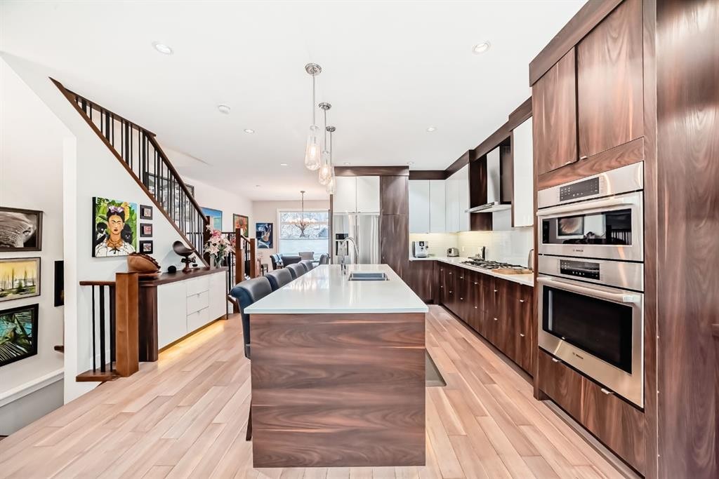 3705 2 Avenue Sw, Calgary, AB - Indoor