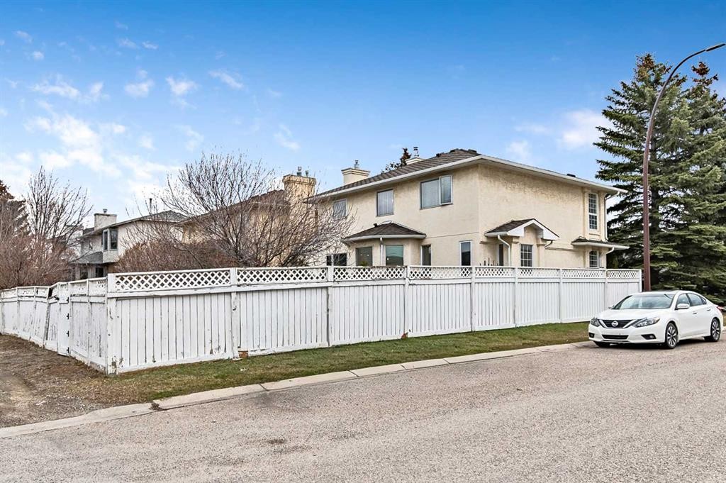 124 Catalina Place Ne, Calgary, AB - Outdoor