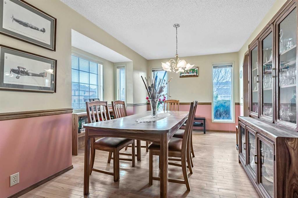 124 Catalina Place Ne, Calgary, AB - Indoor Photo Showing Dining Room