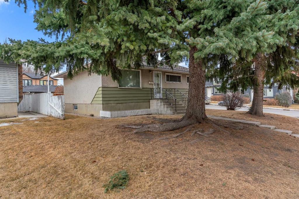 604 56 Avenue Sw, Calgary, AB - Outdoor