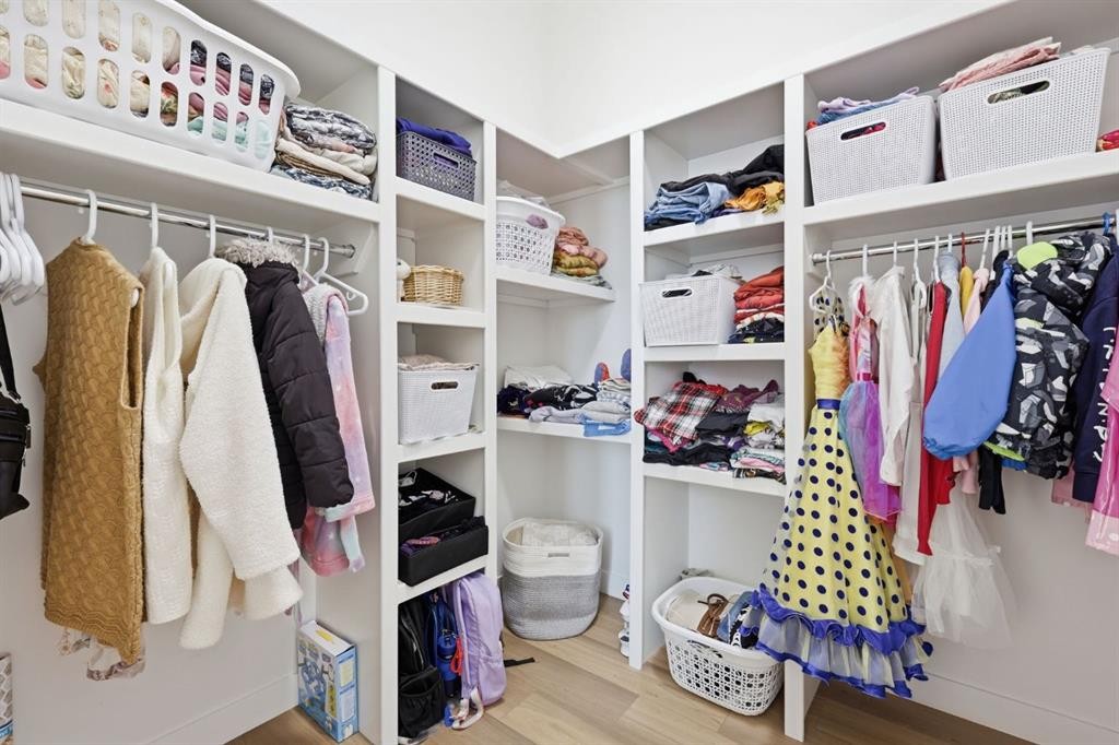31 St. Andrews Close, Lyalta, AB - Indoor With Storage