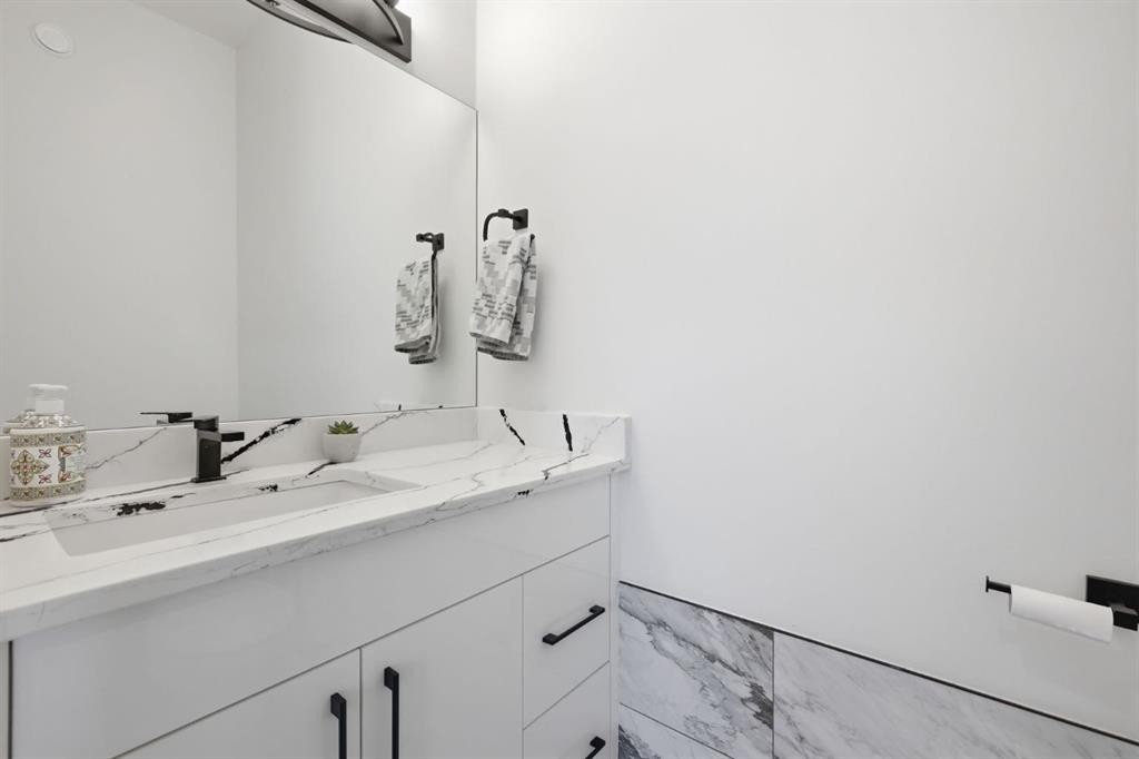 31 St. Andrews Close, Lyalta, AB - Indoor Photo Showing Bathroom