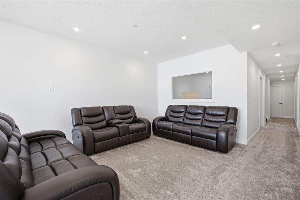 31 St. Andrews Close, Lyalta, AB - Indoor Photo Showing Living Room