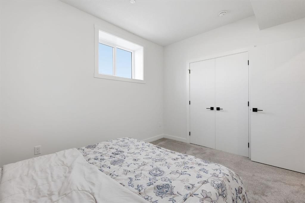 31 St. Andrews Close, Lyalta, AB - Indoor Photo Showing Bedroom
