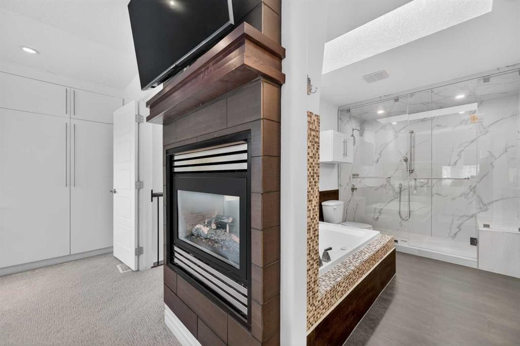 1924 48 Avenue Sw, Calgary, AB - Indoor With Fireplace