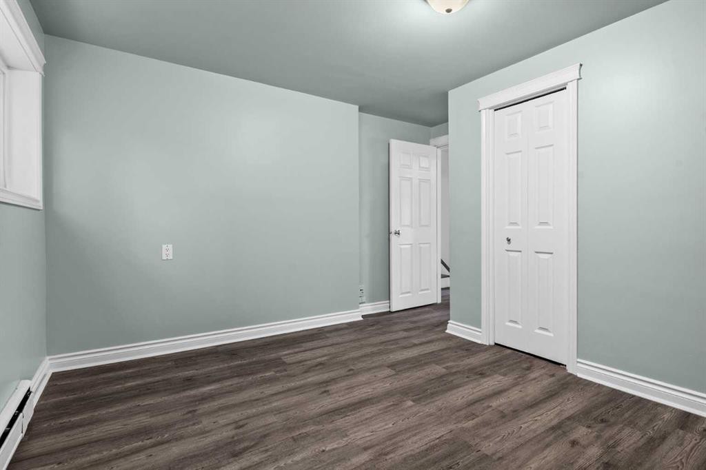 67 Hooke Road Sw, Calgary, AB - Indoor Photo Showing Other Room