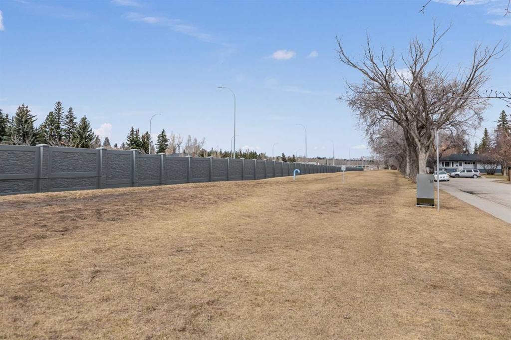 67 Hooke Road Sw, Calgary, AB - Outdoor