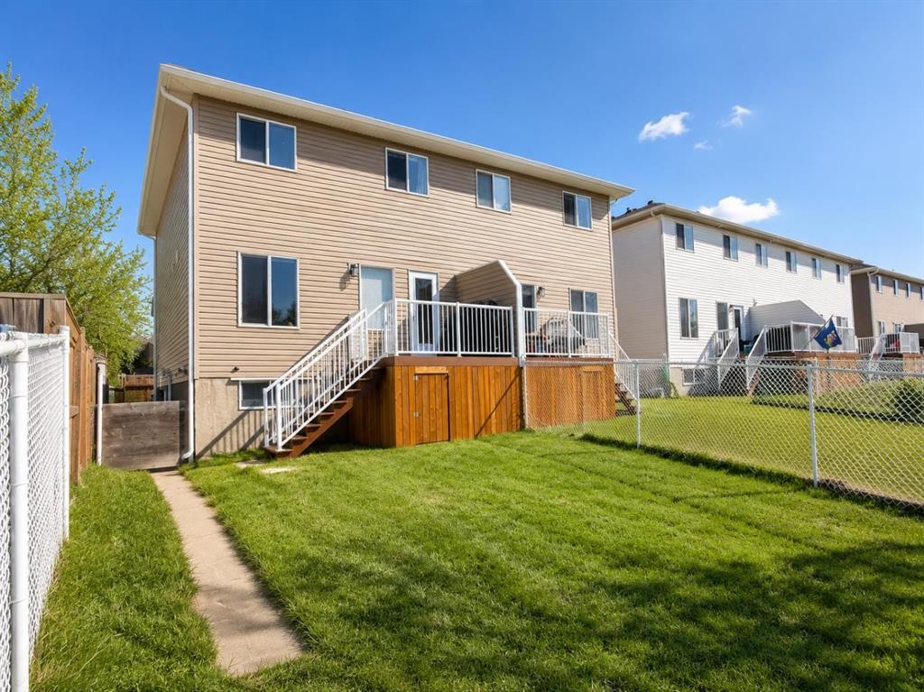 11-2002 22 Avenue, Bowden, AB
