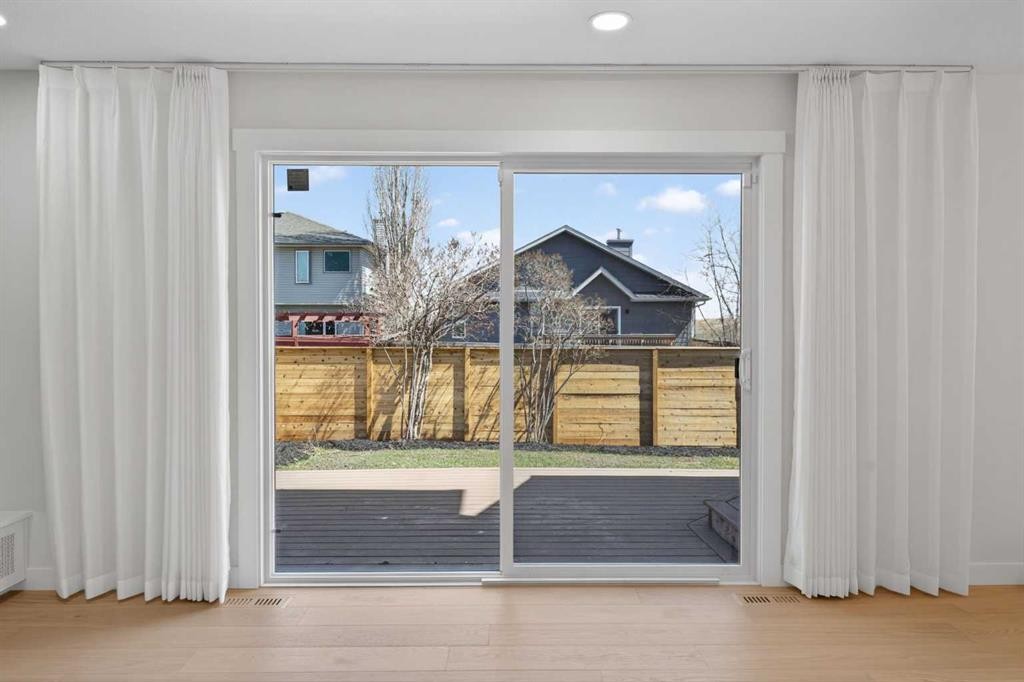 42 Sunvista Crescent Se, Calgary, AB - Indoor