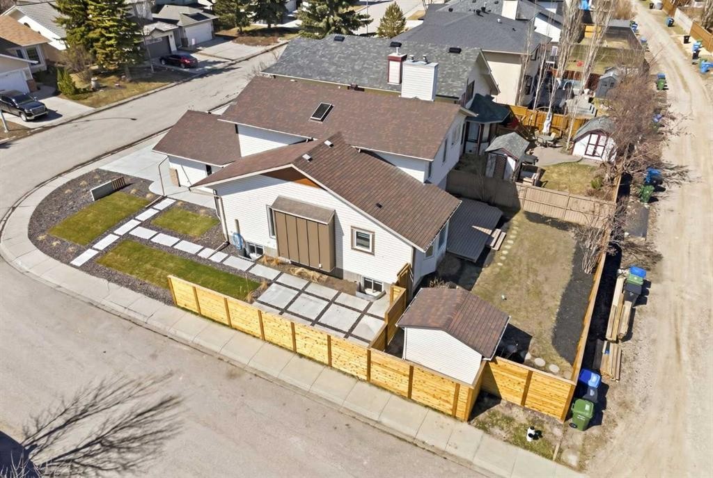 42 Sunvista Crescent Se, Calgary, AB - Outdoor