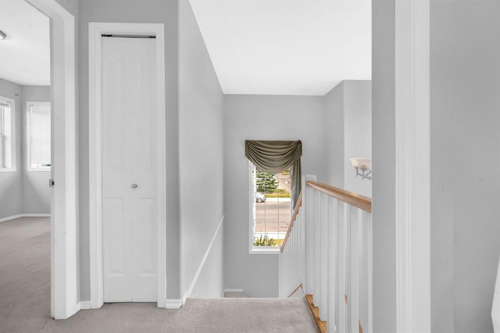 171 Willowbrook Drive Nw, Airdrie, AB - Indoor Photo Showing Other Room