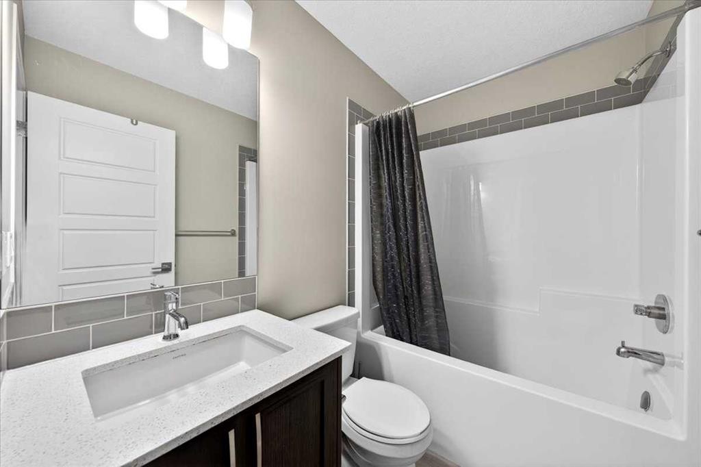 168 Corner Meadows Way Ne, Calgary, AB - Indoor Photo Showing Bathroom