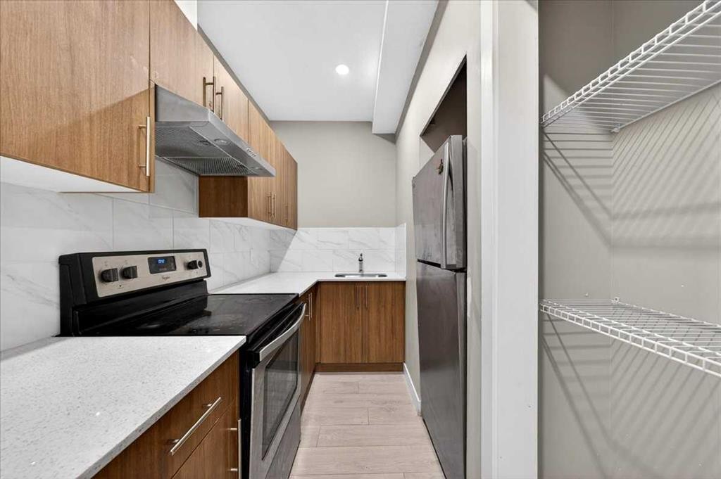 168 Corner Meadows Way Ne, Calgary, AB - Indoor Photo Showing Kitchen