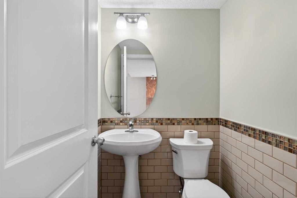 43 Sage Hill Way Nw, Calgary, AB - Indoor Photo Showing Bathroom