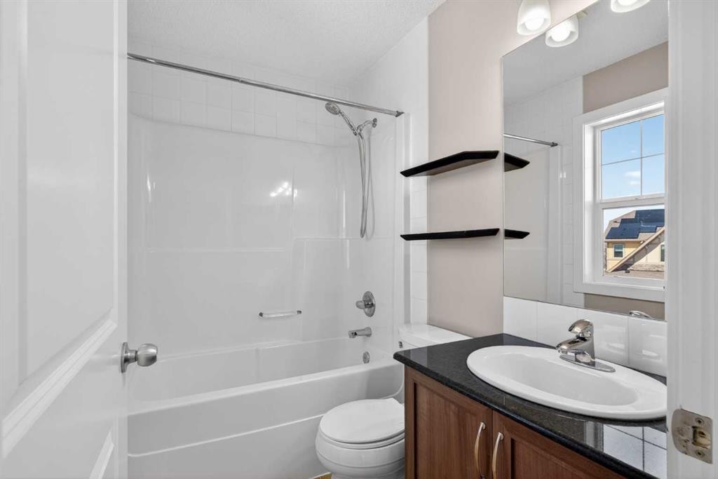 43 Sage Hill Way Nw, Calgary, AB - Indoor Photo Showing Bathroom