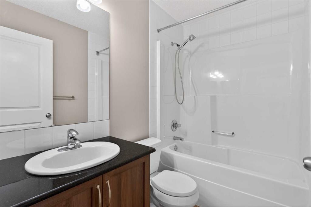 43 Sage Hill Way Nw, Calgary, AB - Indoor Photo Showing Bathroom