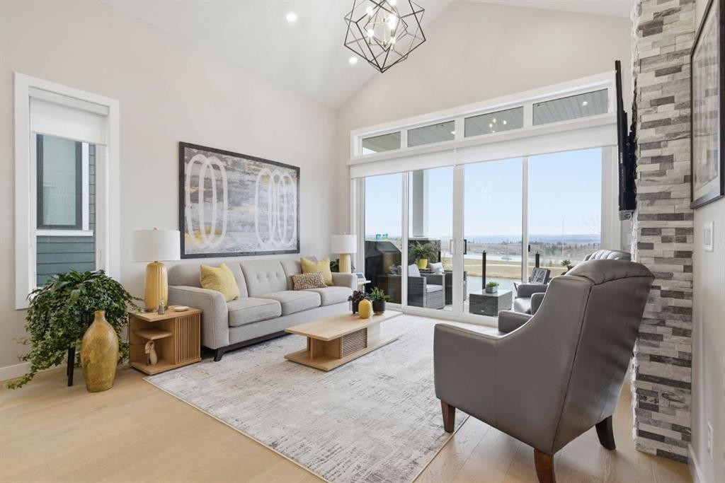 408 Crestridge Common Sw, Calgary, AB - Indoor Photo Showing Living Room