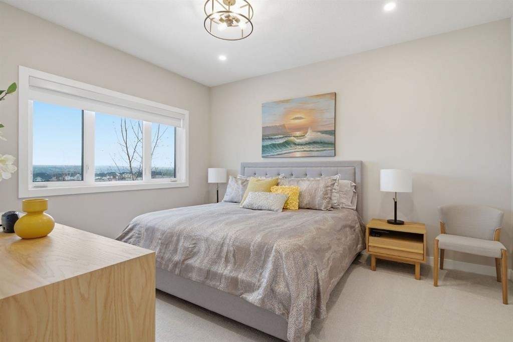 408 Crestridge Common Sw, Calgary, AB - Indoor Photo Showing Bedroom
