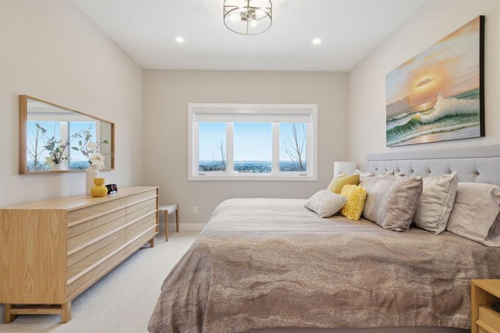 408 Crestridge Common Sw, Calgary, AB - Indoor Photo Showing Bedroom