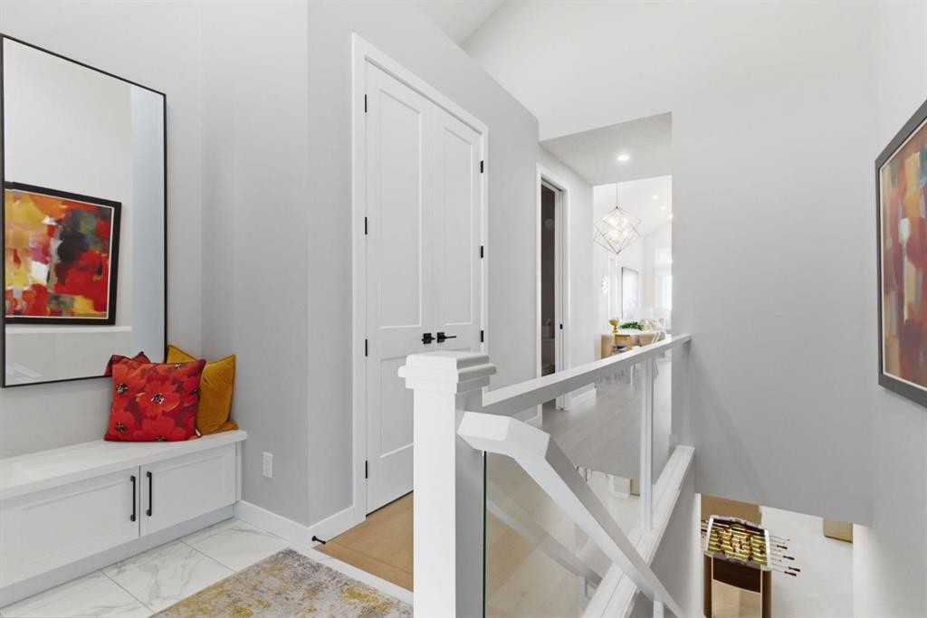 408 Crestridge Common Sw, Calgary, AB - Indoor Photo Showing Other Room