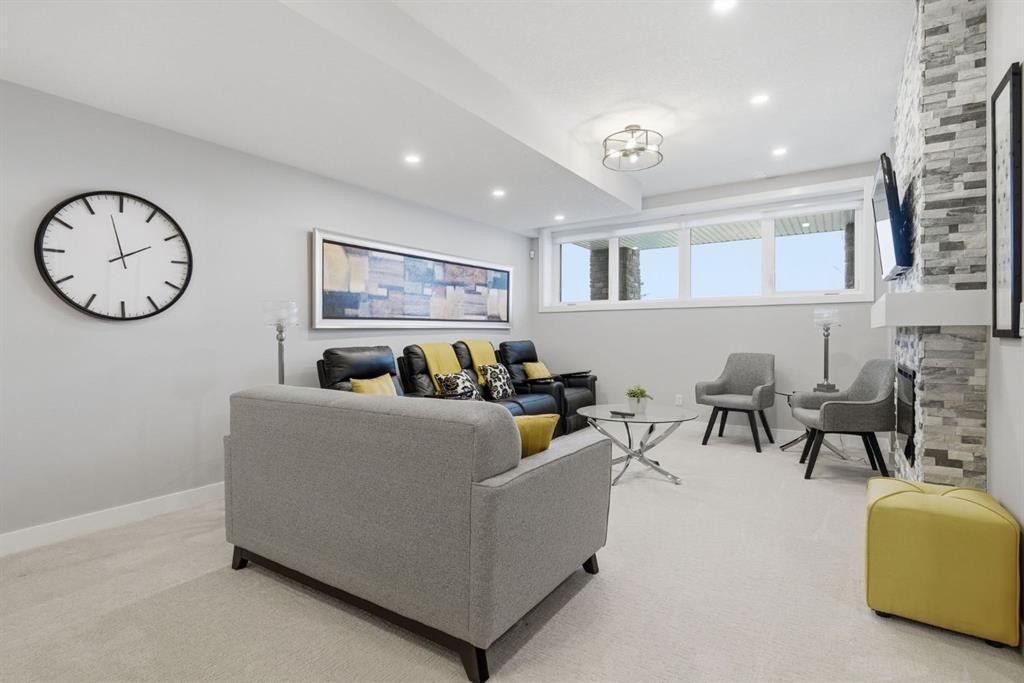 408 Crestridge Common Sw, Calgary, AB - Indoor