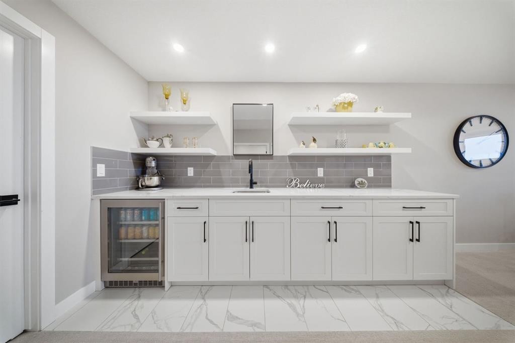 408 Crestridge Common Sw, Calgary, AB - Indoor