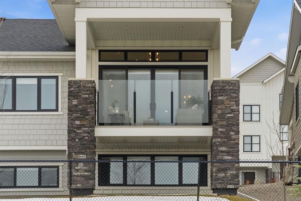 408 Crestridge Common Sw, Calgary, AB - Outdoor With Exterior