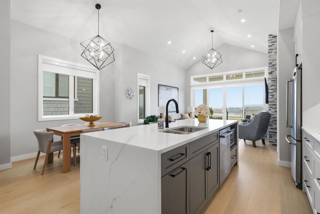 408 Crestridge Common Sw, Calgary, AB - Indoor Photo Showing Kitchen With Double Sink With Upgraded Kitchen